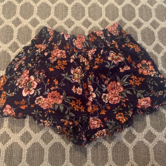 AEO floral shorts - Picture 2 of 2